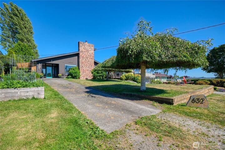 Property Photo: 632 Highland Drive WA 98281