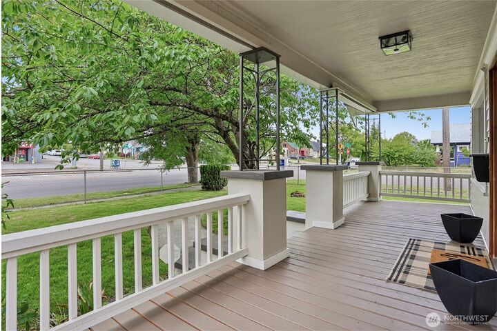 Property Photo:  4501  Pacific Avenue  WA 98418 