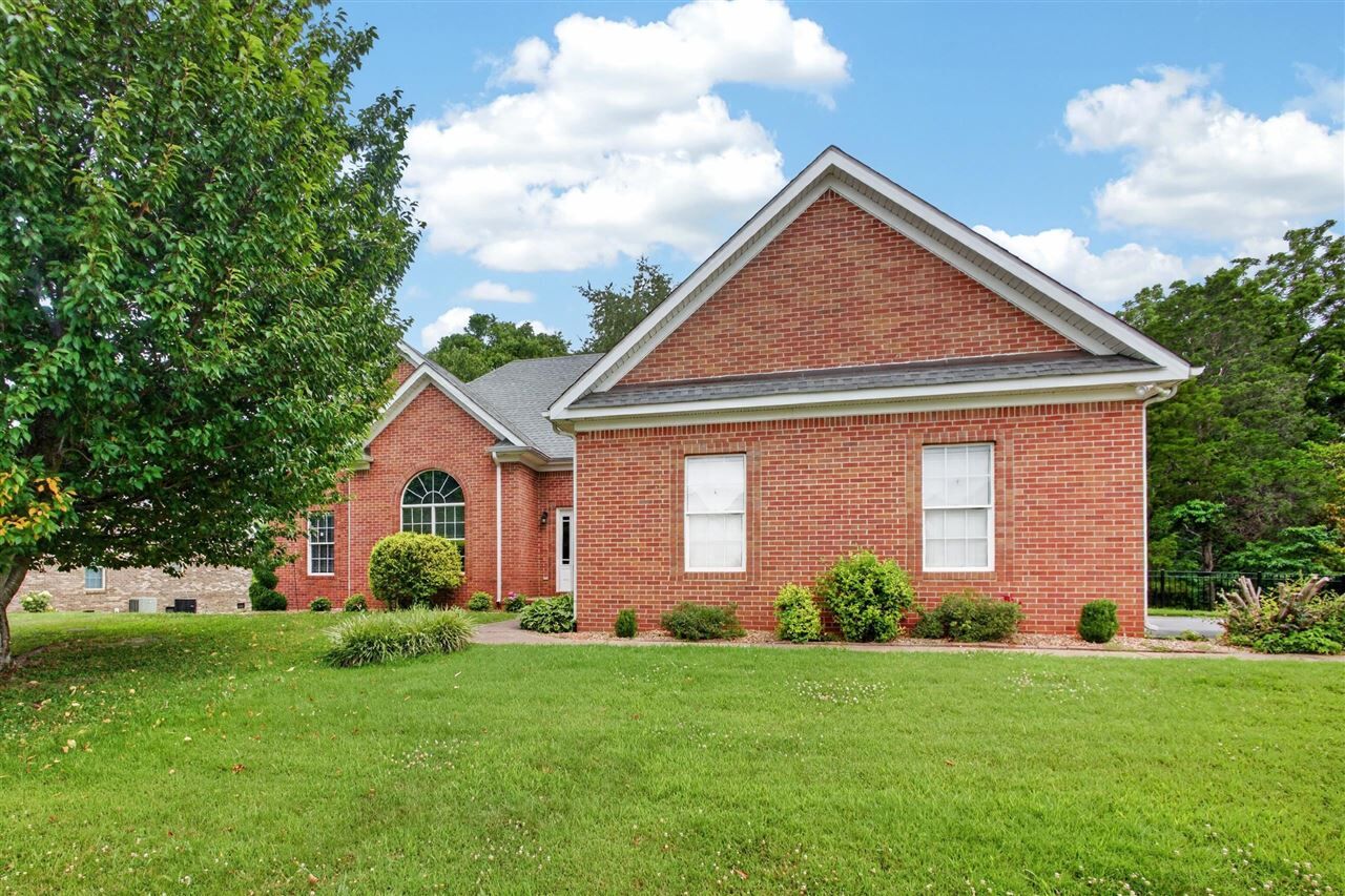 Property Photo: 145 Huntsman Circle KY 42103