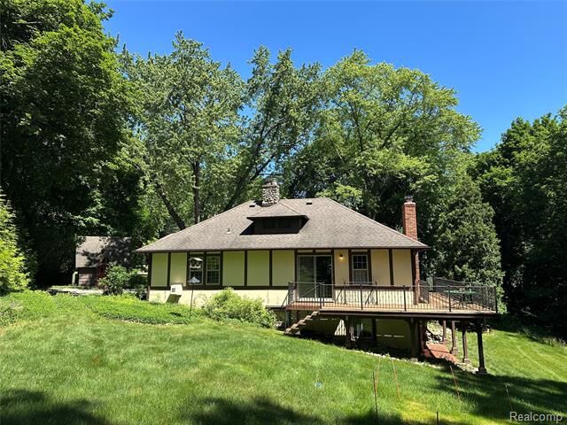 Property Photo: 799 E Long Lake Road MI 48304