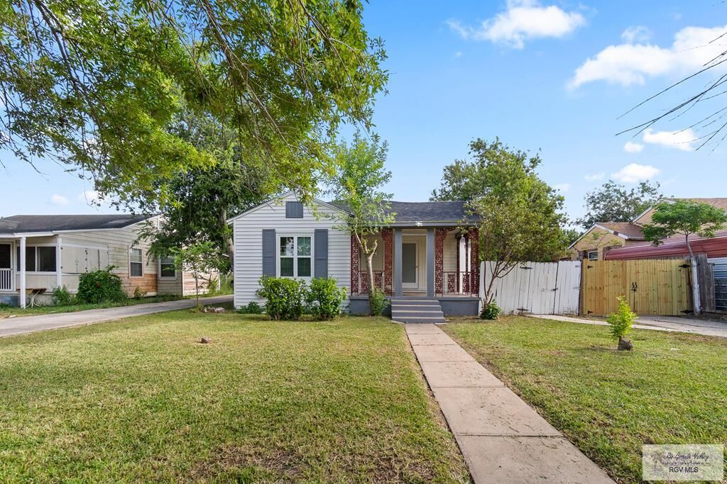 Property Photo:  1205 E Pierce St  TX 78550 