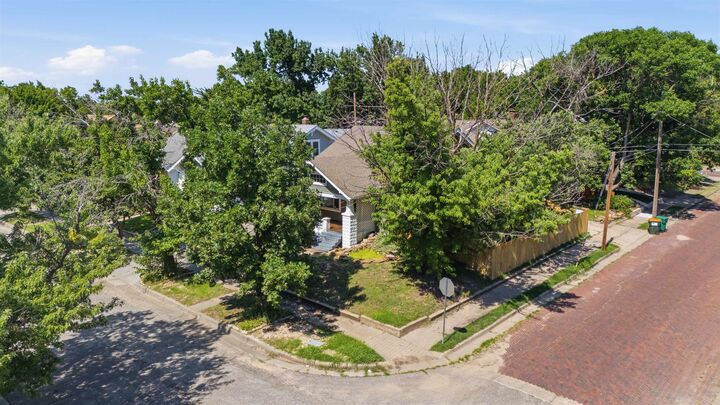 Property Photo:  402 N Clifton Ave  KS 67208 