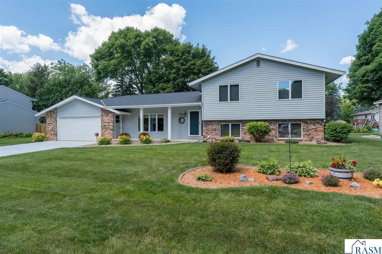 Property Photo: 1028 Shady Oak Drive MN 56003
