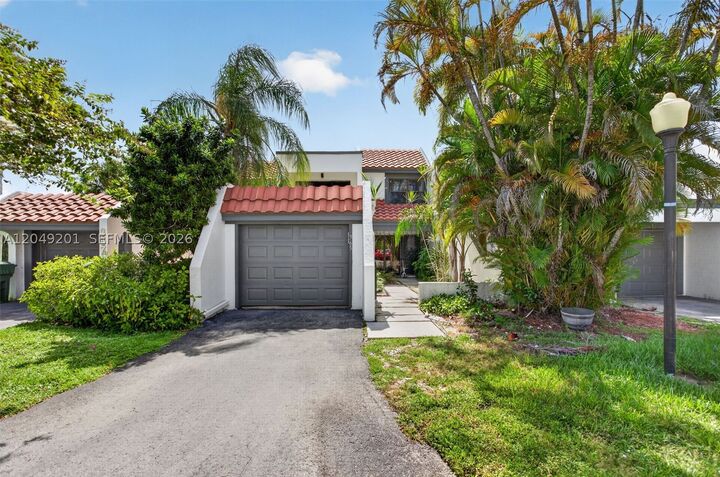 Property Photo: 3969 Orange Tree Ln #3969 FL 33332