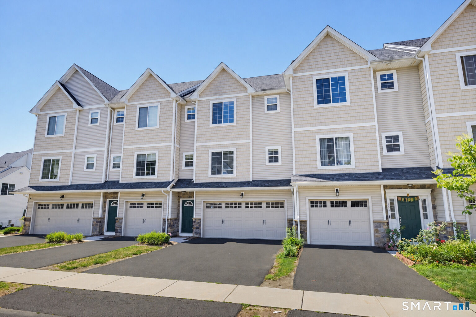 Property Photo:  179 Pepin Place 179  CT 06074 