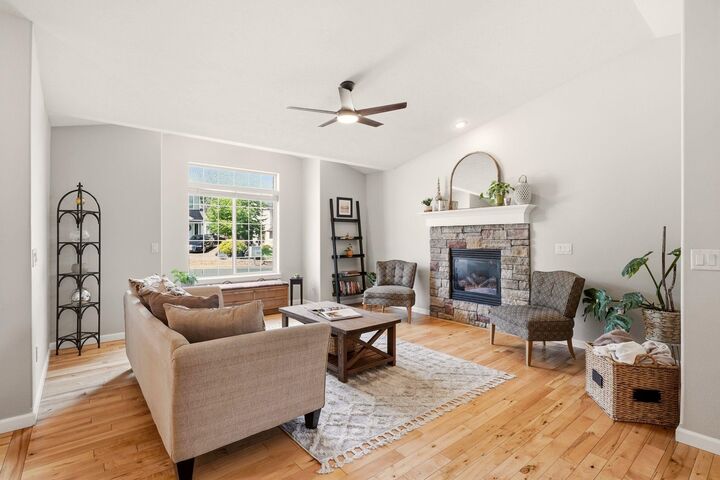 Property Photo:  1611 S Cochran St  WA 99224 