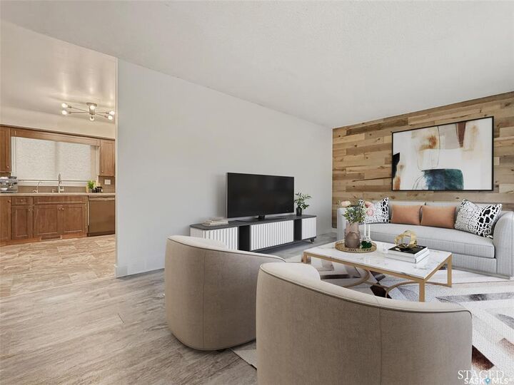 Property Photo: 10 Macdonald Crescent SK S9H 4A7