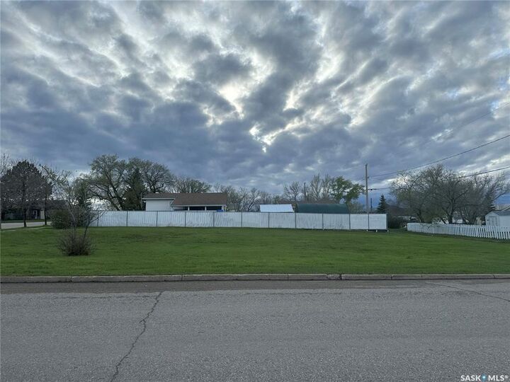 400 3rd Avenue W — photo 1