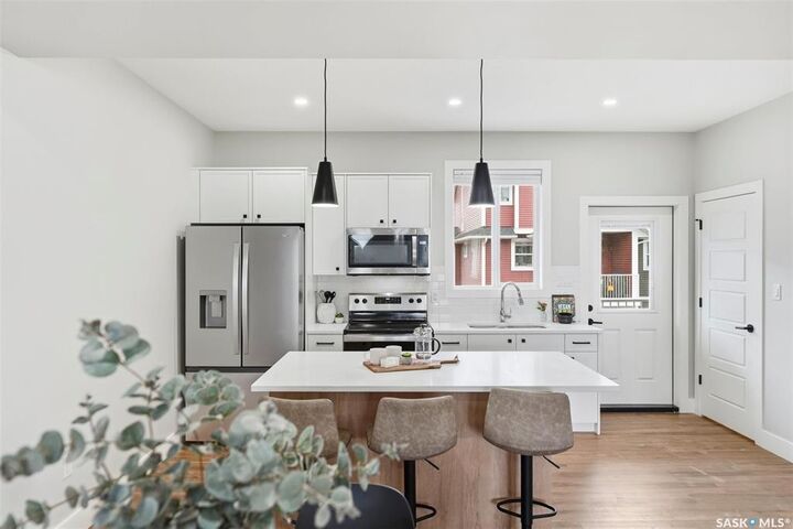 Property Photo:  3220 11th Street W 121  SK S7M 5M4 