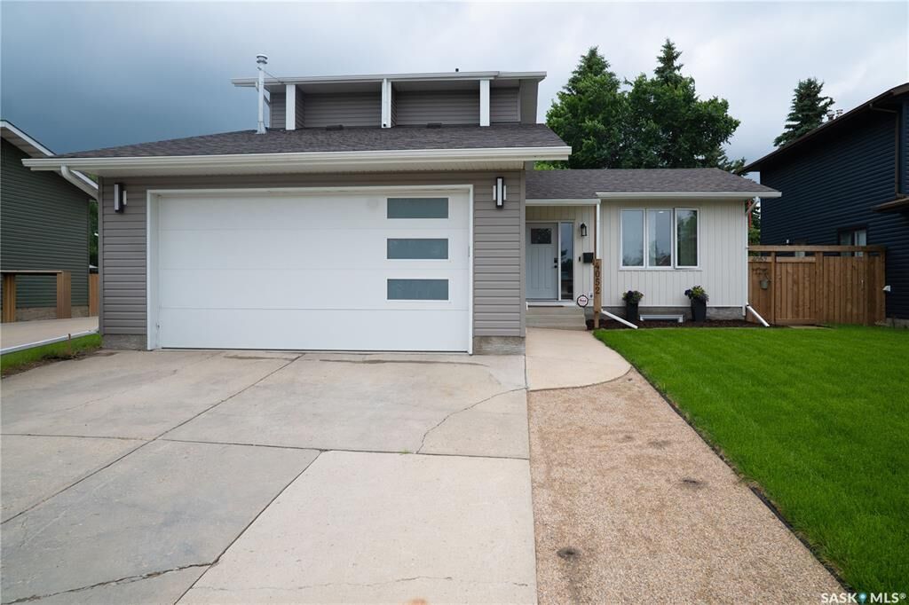 Property Photo:  4052 Taylor Street E  SK S7H 5J5 