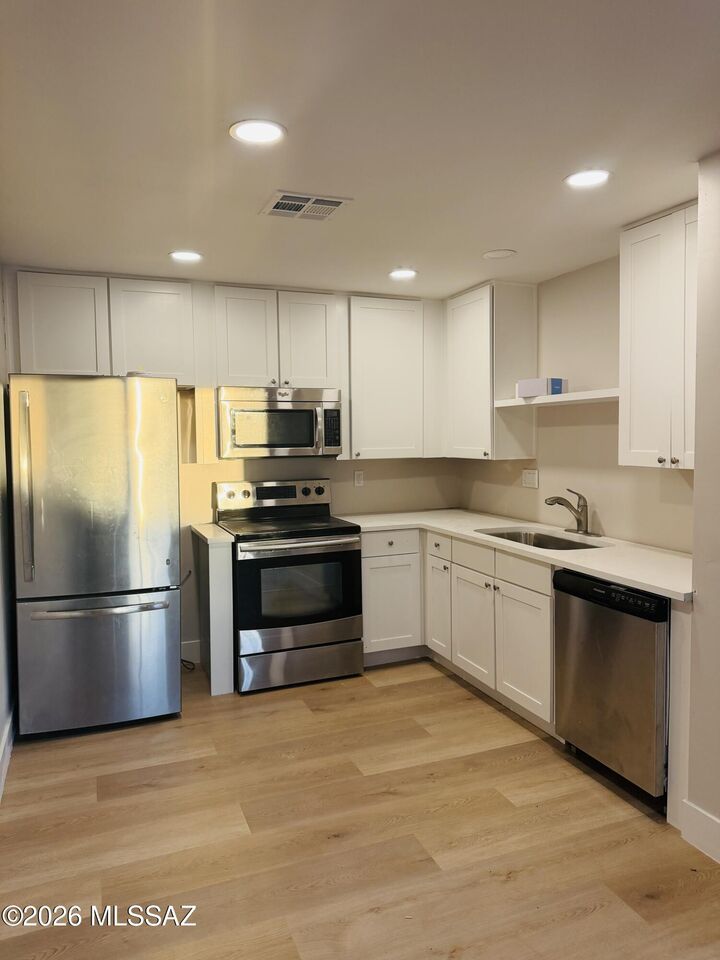 Property Photo: 2327 S Kelvin Stravenue AZ 85713