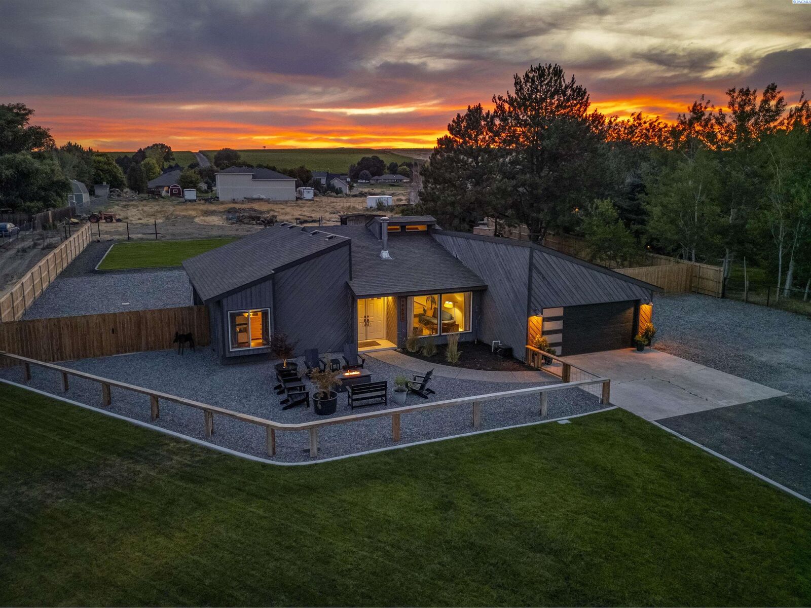 Property Photo:  99502 N Lenore Lane  WA 99353 
