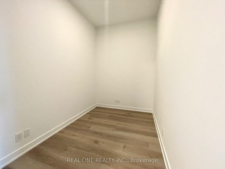 Property Photo:  20 Deans Drive 327  ON M1L 0J7 