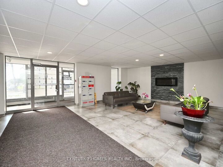 Property Photo: 3065 Queen Frederica Drive 902 ON L4Y 3A3