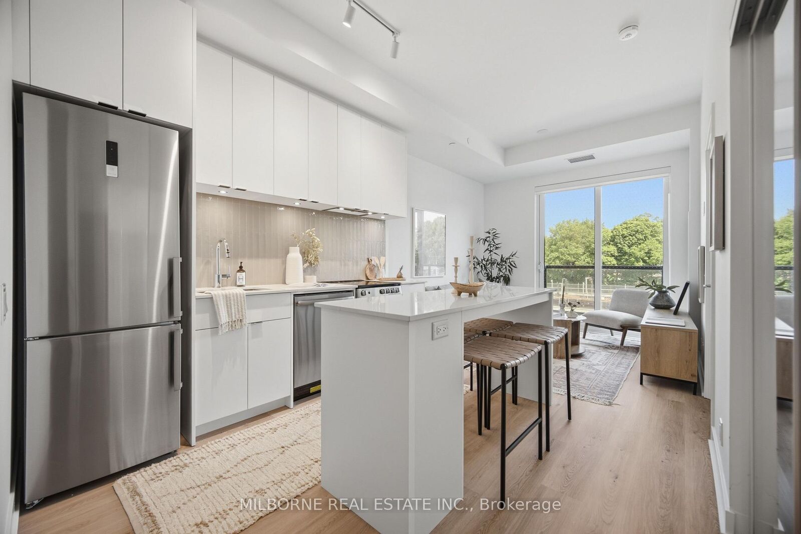 Property Photo:  1660 Bloor Street W 216  ON M6P 1A8 