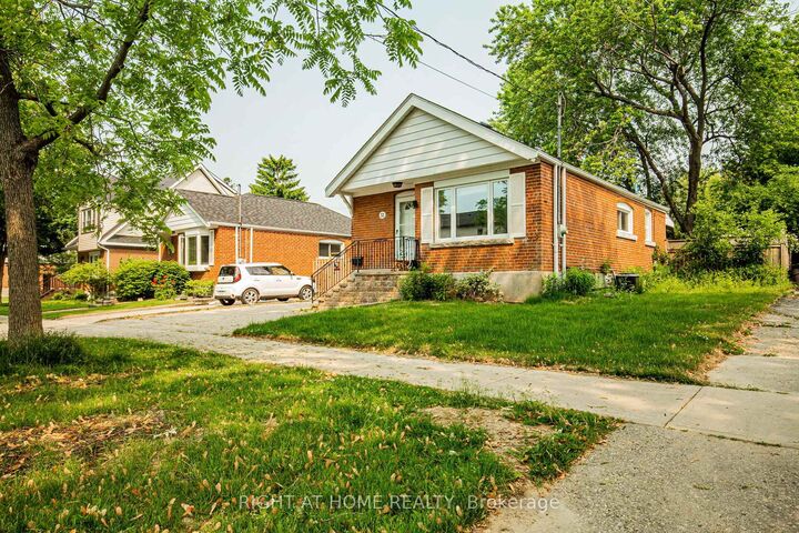 Property Photo: 32 Florens Avenue ON M1L 1R6
