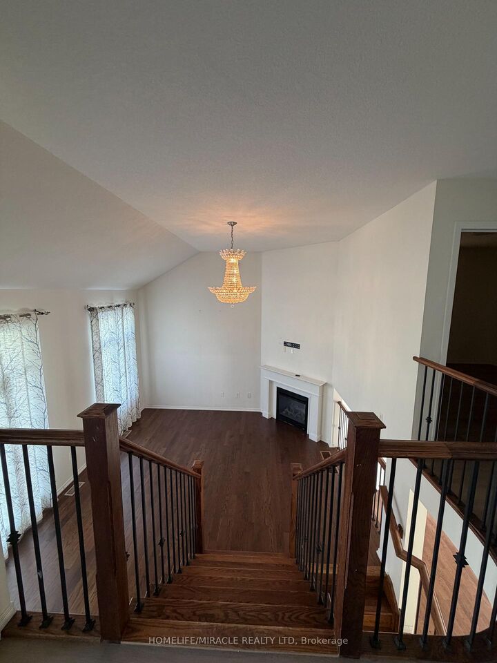 Photo de la propriété:  235 Apple Hill Crescent  ON N2R 0E5 