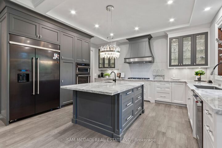 Property Photo: 1134 Welwyn Drive ON L5J 3J3