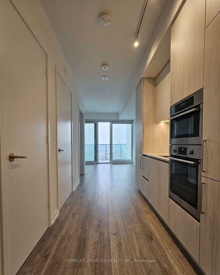 Property Photo:  7890 Jane Street 1607  ON L4K 0K9 