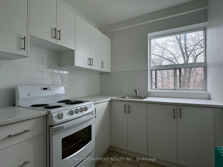 Property Photo:  325A James Street S 106  ON L8P 3B7 