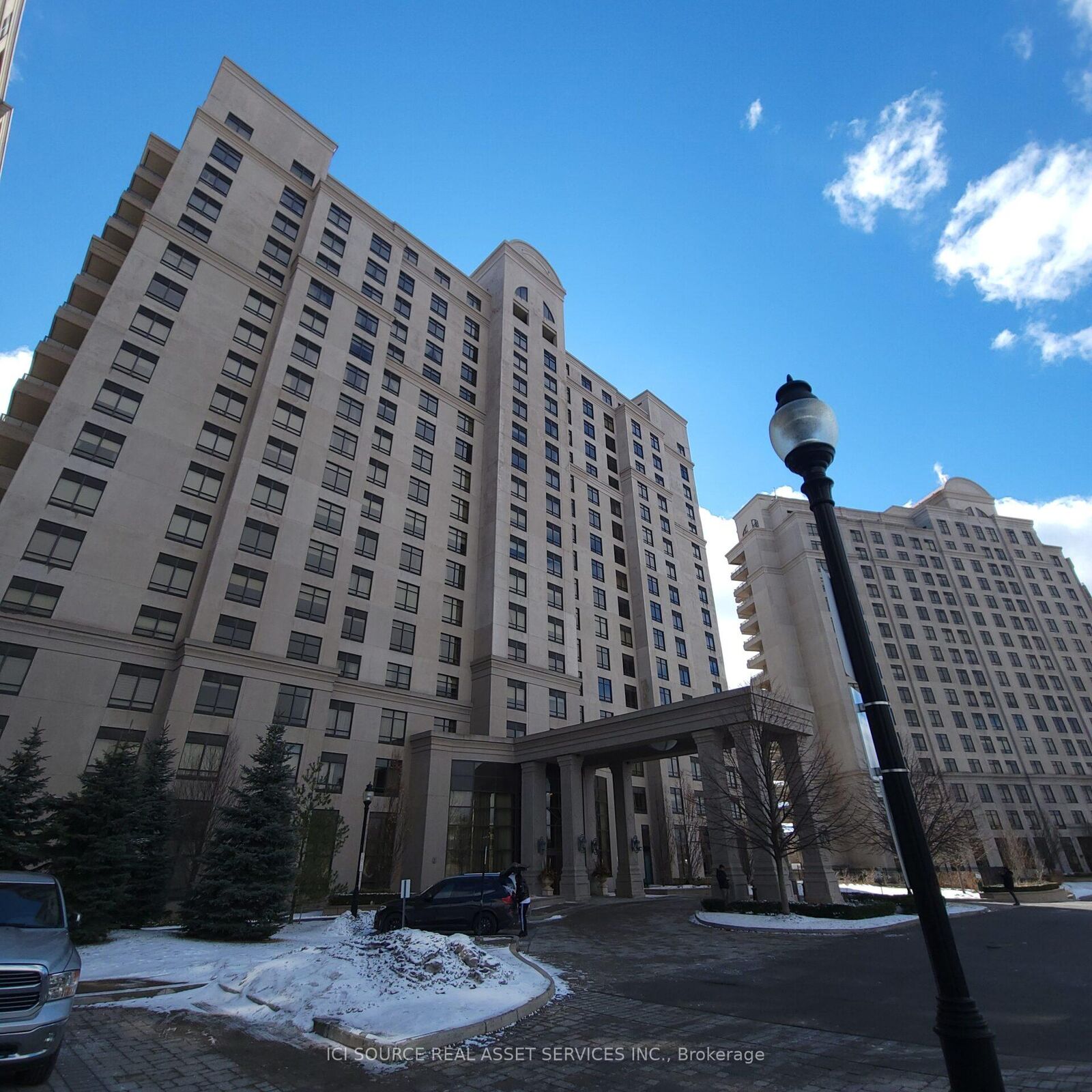 Photo de la propriété:  9245 Jane Street 711  ON L6A 0J9 