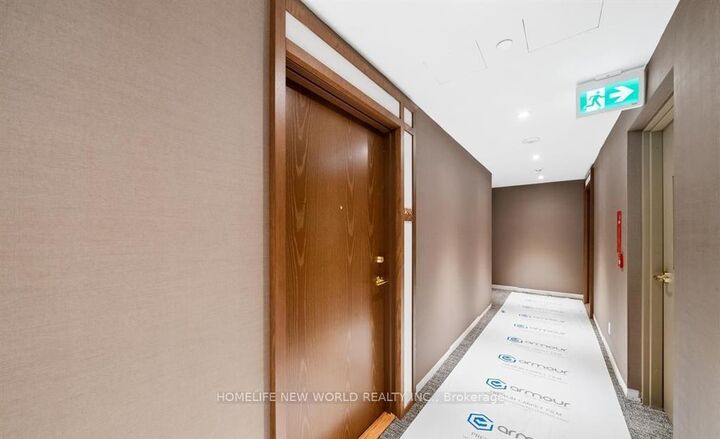 Property Photo: 7890 Jane Street W 2305 ON L4K 0K9