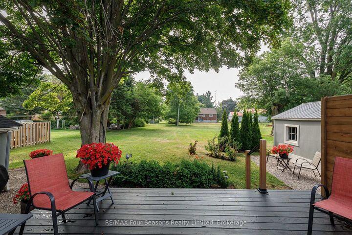 Property Photo:  231 Superior Street  ON L0M 1S0 