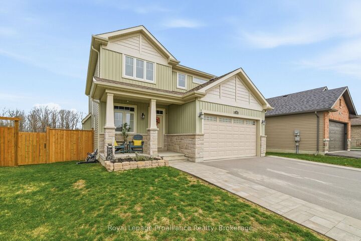 38 Redwood Drive — photo 1