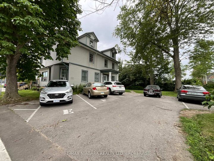 Property Photo: 122 Hellems Avenue 3 ON L3B 3B3