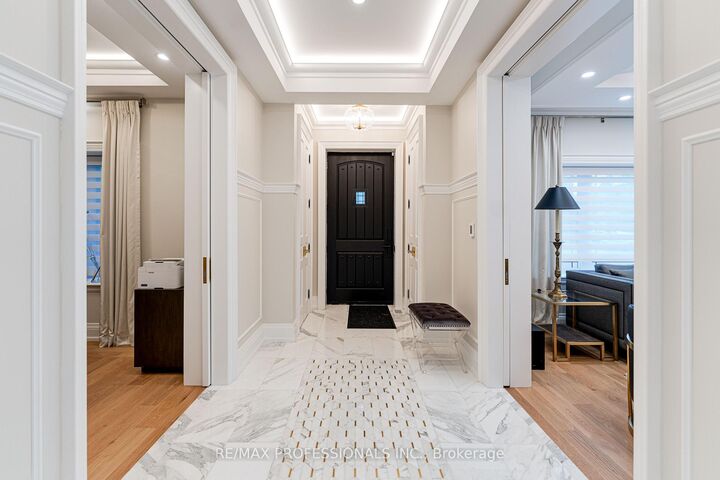 Property Photo: 161 The Kingsway N/A ON M8X 2V5