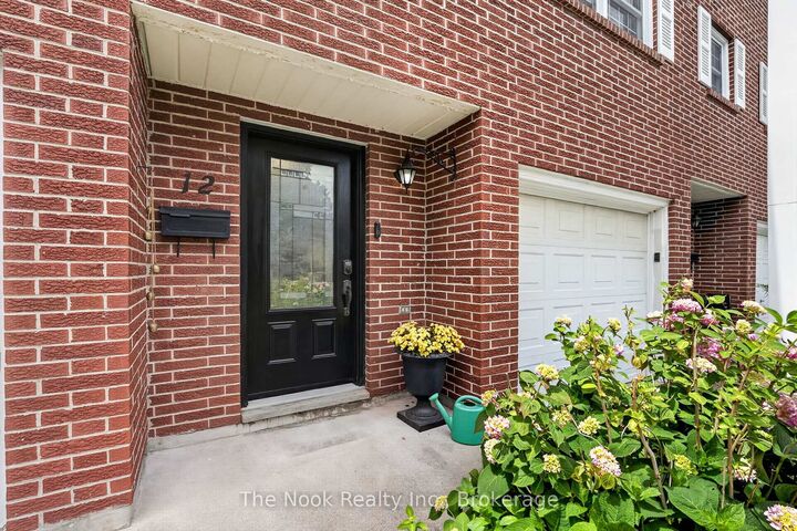 Property Photo: 91 Livingston Avenue 12 ON L3M 1L4