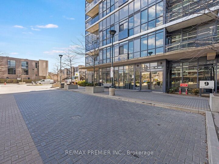 Property Photo: 9 Valhalla Inn Road 609 ON M9B 1S9