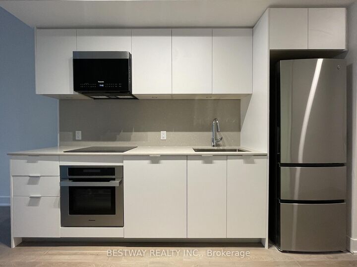 Property Photo:  8 Cedarland Drive 202  ON L6G 0H4 