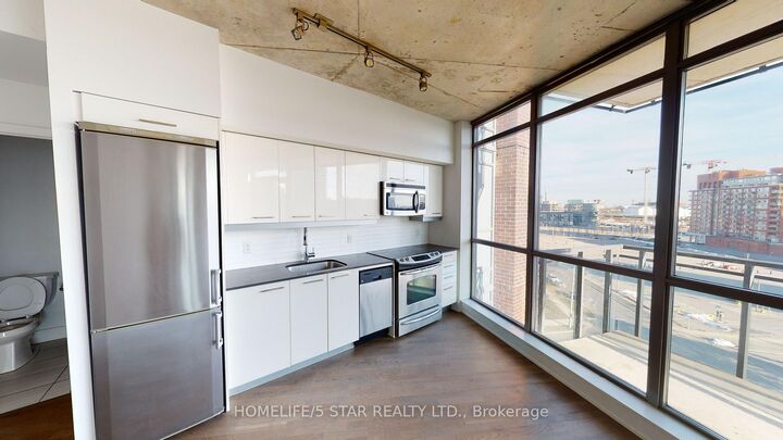 Property Photo:  90 Trinity Street 707  ON M5A 0E4 