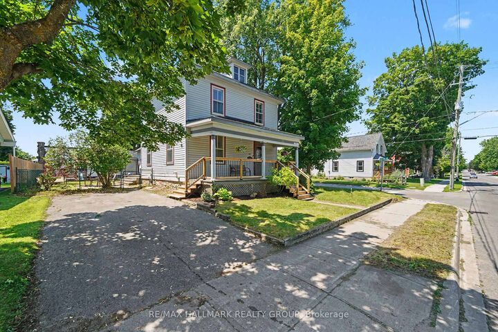 Property Photo:  98 Drummond Street E  ON K7H 1H1 