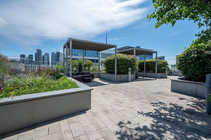 Property Photo: 525 Adelaide Street W Lph31 ON M5V 0N7