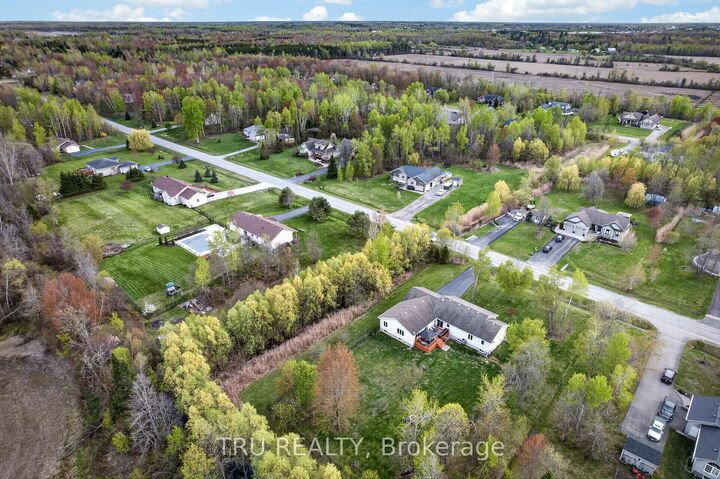 Property Photo: 52 Kimberly Avenue ON K0G 1J0