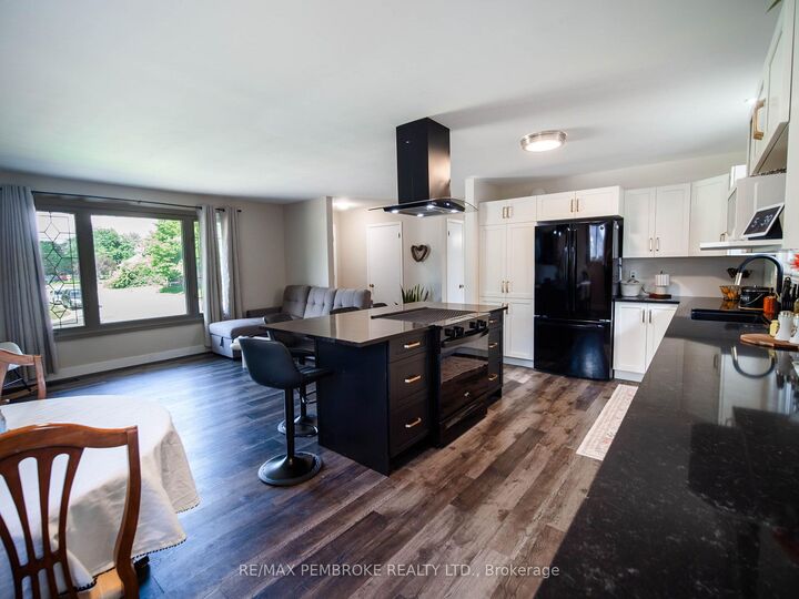 Property Photo: 23 Doran Road ON K8H 1P8