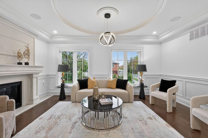 Property Photo: 122 Holmes Avenue ON M2N 4M6