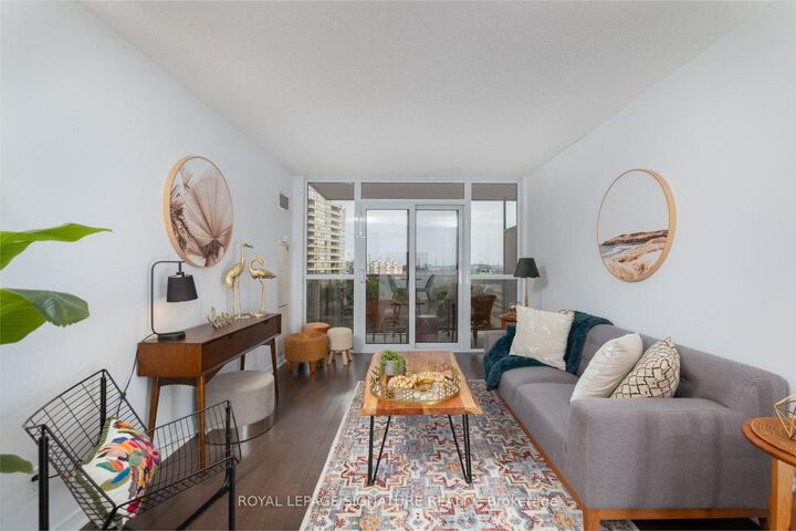 Photo de la propriété: 1200 The Esplanade Road N 810 ON L1V 6V3