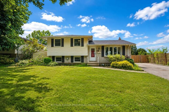 136 Mendip Crescent — photo 1