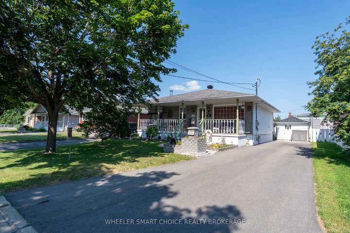 Property Photo:  542 Anthony Street  ON K6H 5L4 