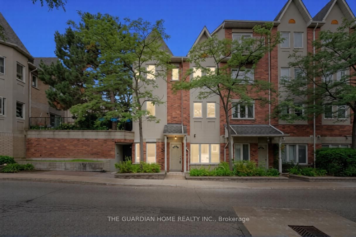 Photo de la propriété: 28 Rosebank Drive 705 ON M1B 5Z1