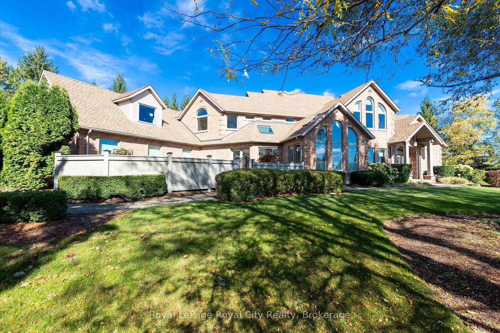 Property Photo: 20 Fox Run Drive ON N0B 2J0