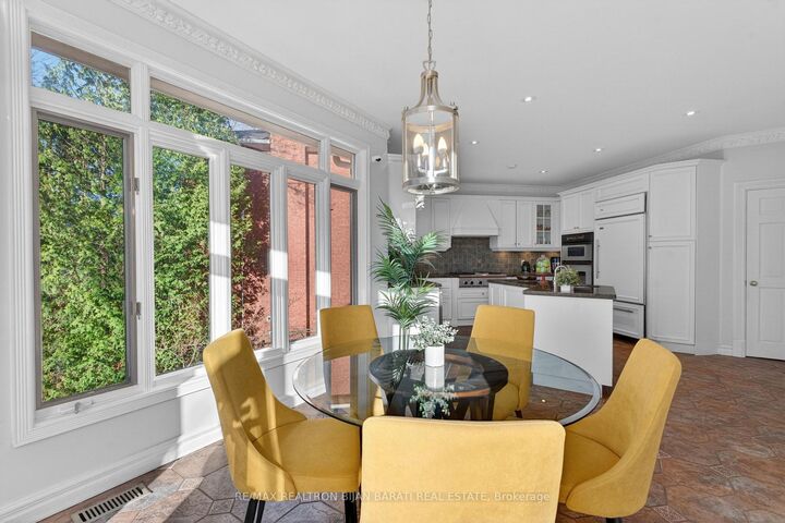Property Photo: 218 Hillcrest Avenue ON M2N 3P2