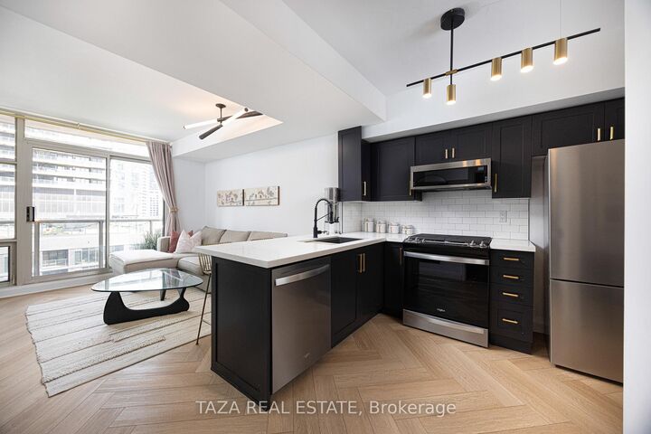 Property Photo:  10 Navy Wharf Court 1705  ON M5V 3V2 