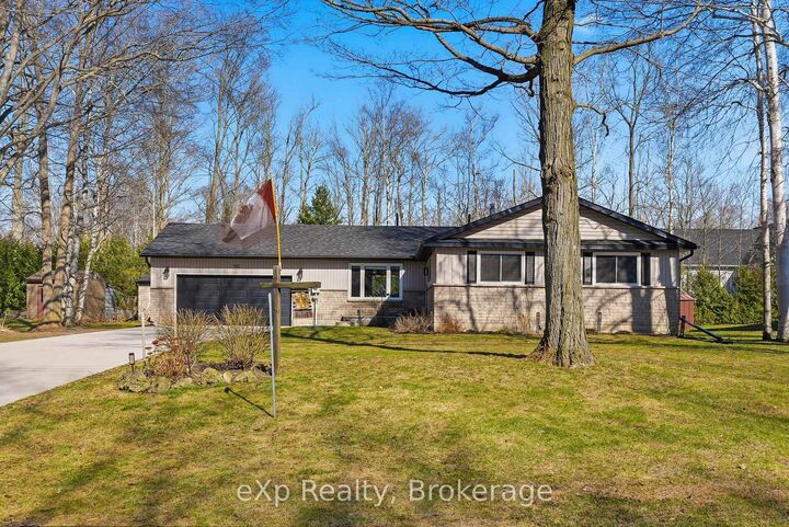 Property Photo:  90 Mapleport Crescent  ON N0H 2G0 
