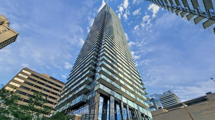 Property Photo: 1080 Bay Street 5305 ON M5S 0A5