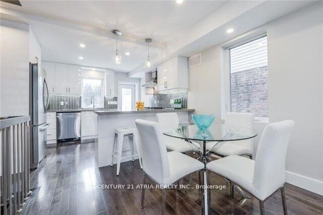 Property Photo:  51 West Lynn Avenue  ON M4C 3V9 