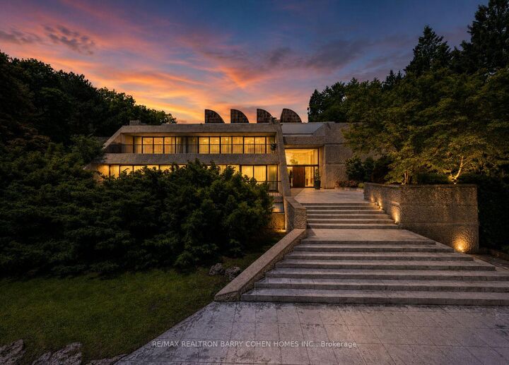 Property Photo:  30 High Point Road  ON M3C 2R3 